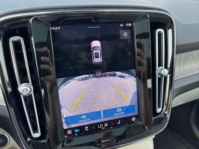 2023 Volvo XC40 B5 AWD Plus Bright Theme