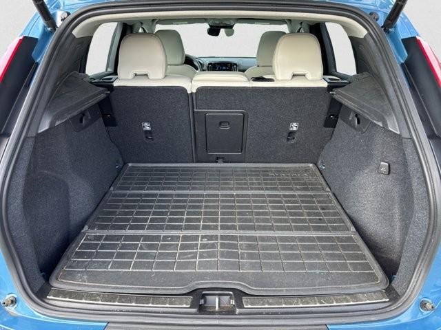 2023 Volvo XC40 B5 AWD Plus Bright Theme