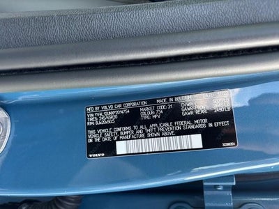 2023 Volvo XC40 B5 AWD Plus Bright Theme