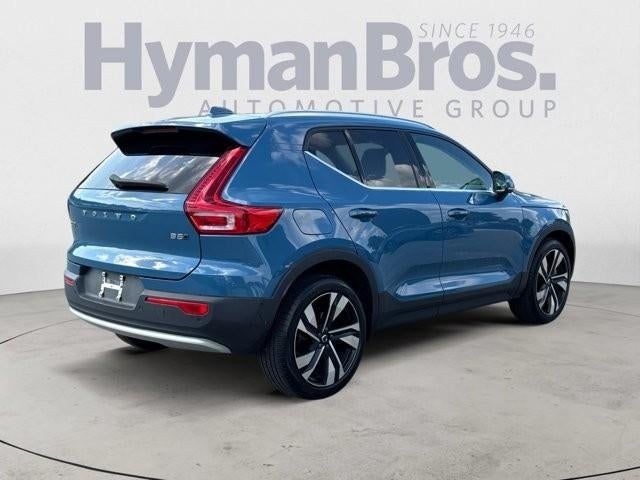 2023 Volvo XC40 B5 AWD Plus Bright Theme