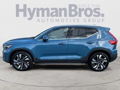 2023 Volvo XC40 B5 AWD Plus Bright Theme