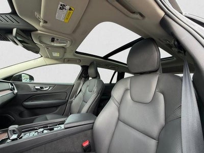 2025 Volvo V60 Cross Country B5 AWD Plus