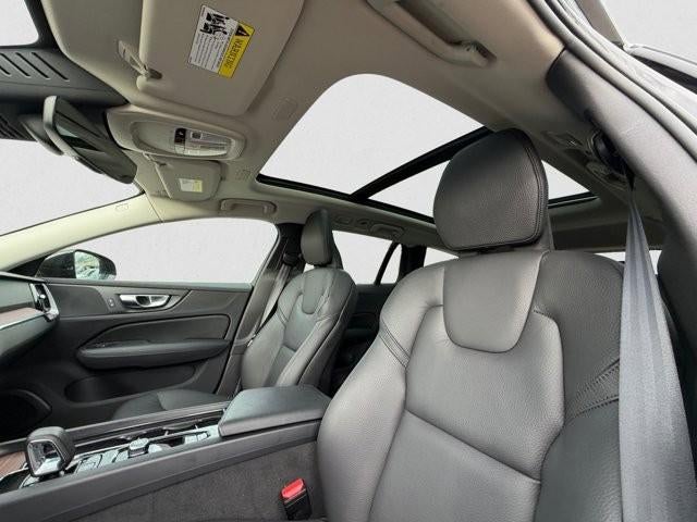 2025 Volvo V60 Cross Country B5 AWD Plus