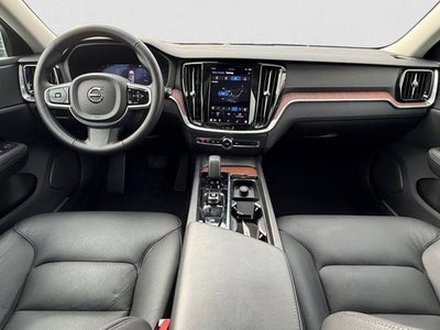2025 Volvo V60 Cross Country B5 AWD Plus