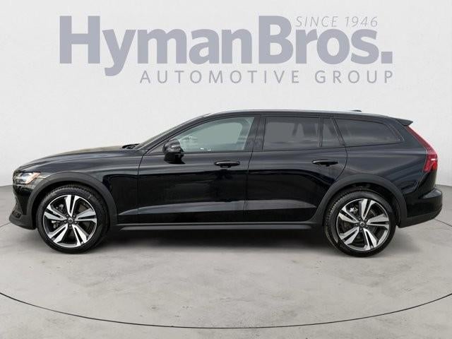 2025 Volvo V60 Cross Country B5 AWD Plus