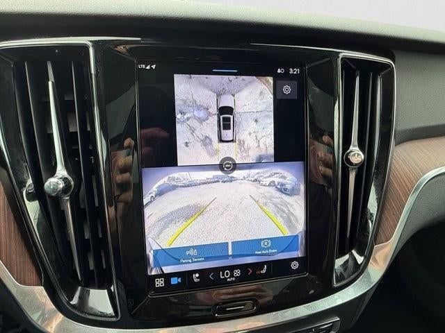 2025 Volvo V60 Cross Country B5 AWD Plus