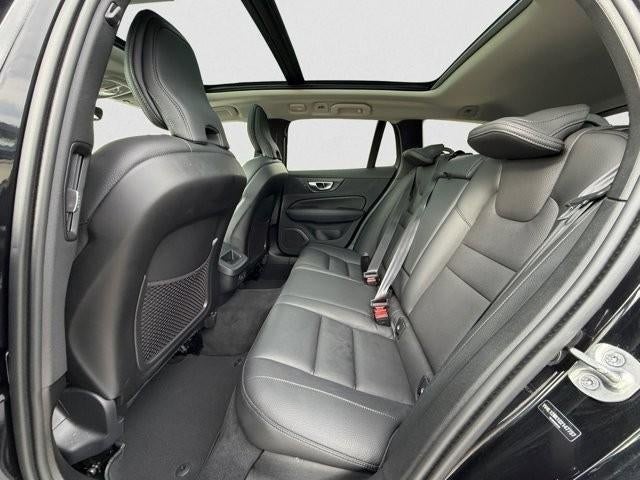 2025 Volvo V60 Cross Country B5 AWD Plus