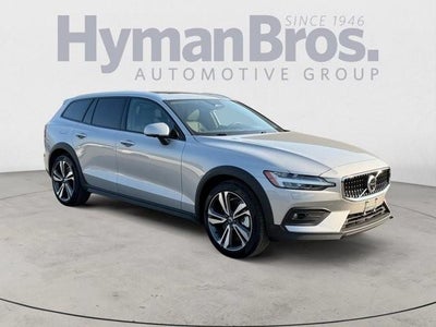 2025 Volvo V60 Cross Country B5 AWD Plus