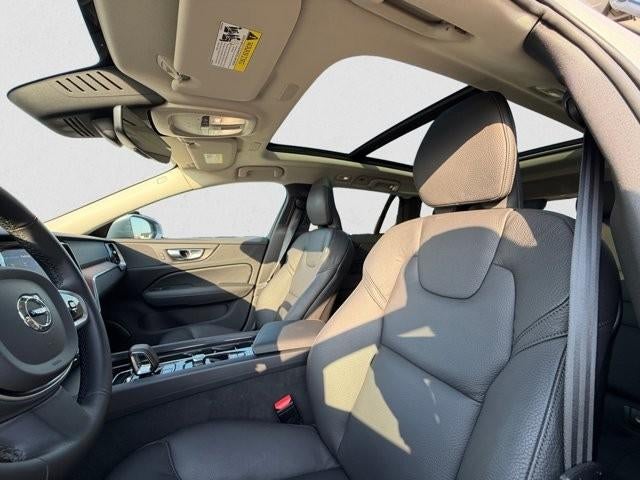 2025 Volvo V60 Cross Country B5 AWD Plus