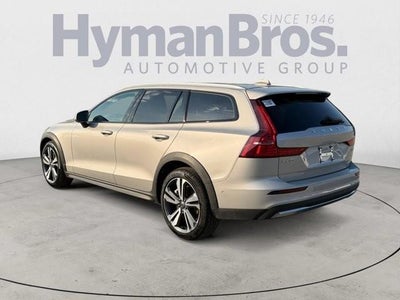 2025 Volvo V60 Cross Country B5 AWD Plus