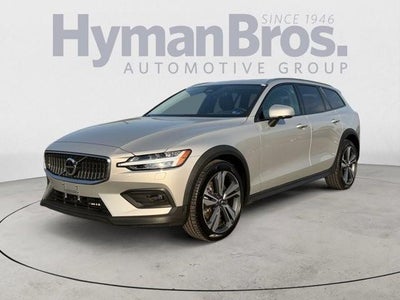 2025 Volvo V60 Cross Country B5 AWD Plus