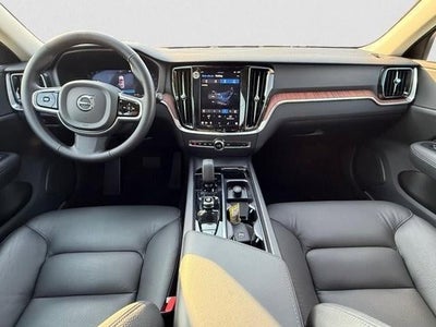 2025 Volvo V60 Cross Country B5 AWD Plus