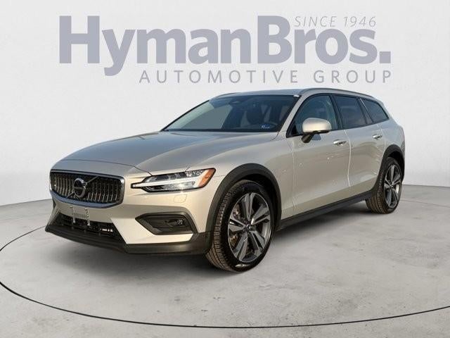 2025 Volvo V60 Cross Country B5 AWD Plus