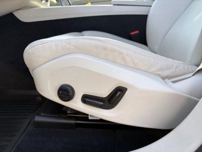 2025 Volvo XC60 B5 AWD Plus