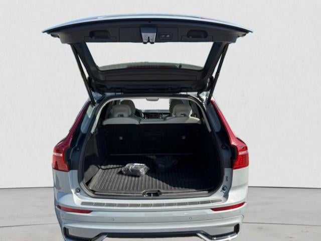 2025 Volvo XC60 B5 AWD Plus