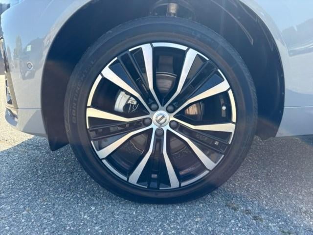 2025 Volvo XC60 B5 AWD Plus