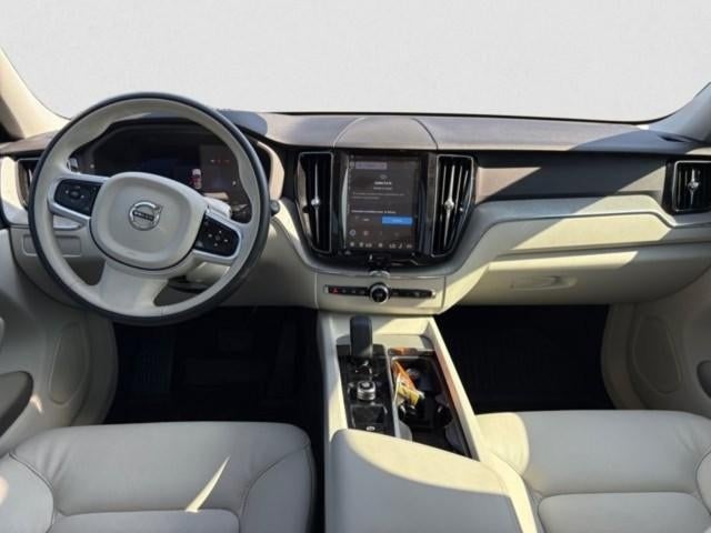 2025 Volvo XC60 B5 AWD Plus