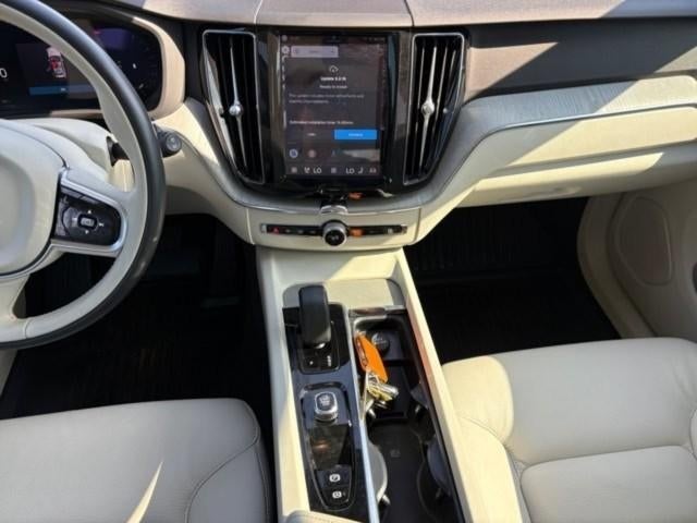 2025 Volvo XC60 B5 AWD Plus