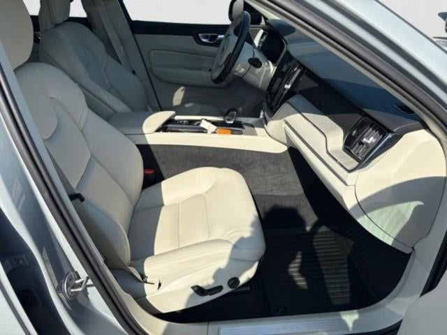 2025 Volvo XC60 B5 AWD Plus