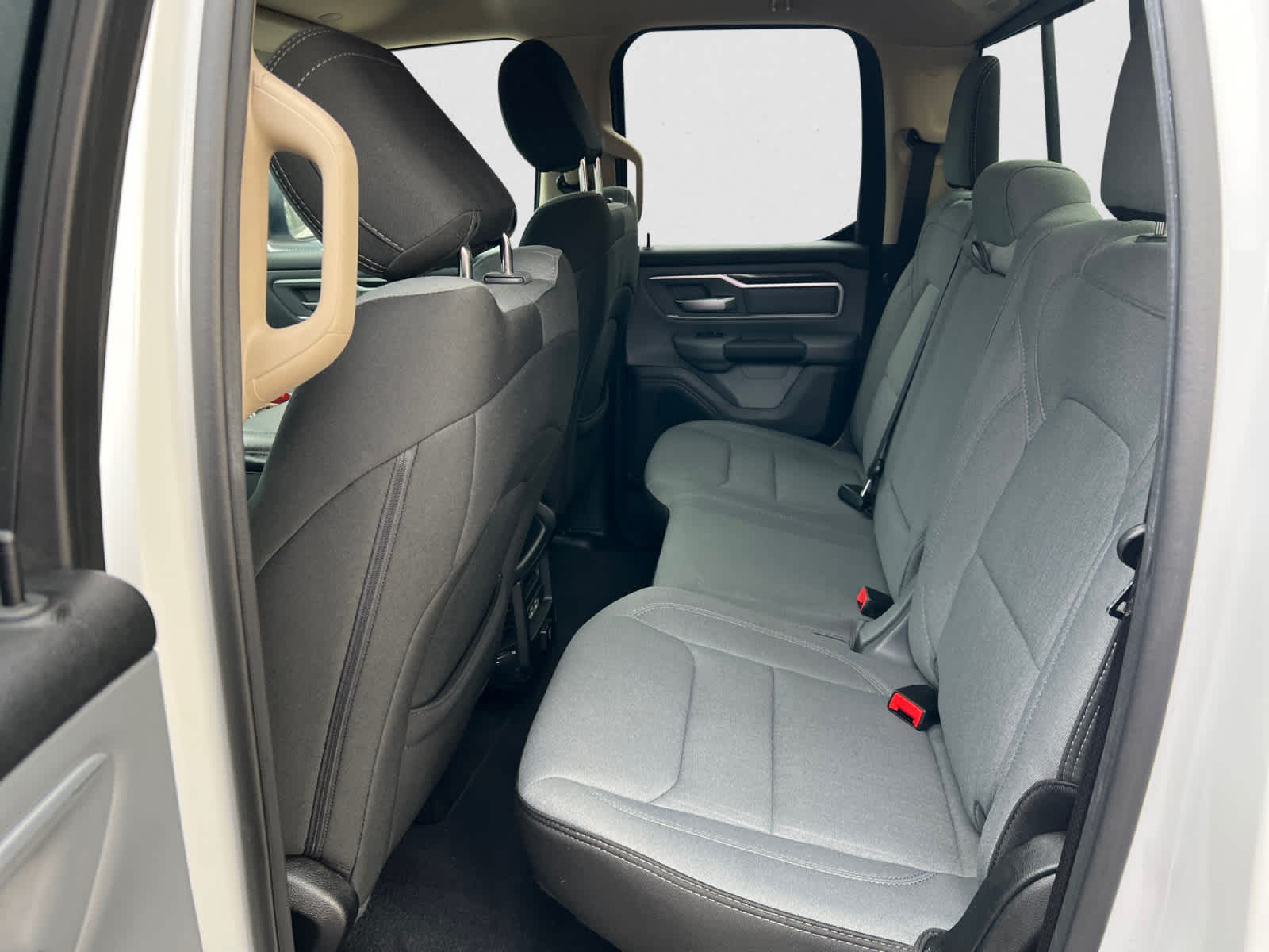 2020 RAM 1500 Big Horn 4x4 Quad Cab 6'4" Box