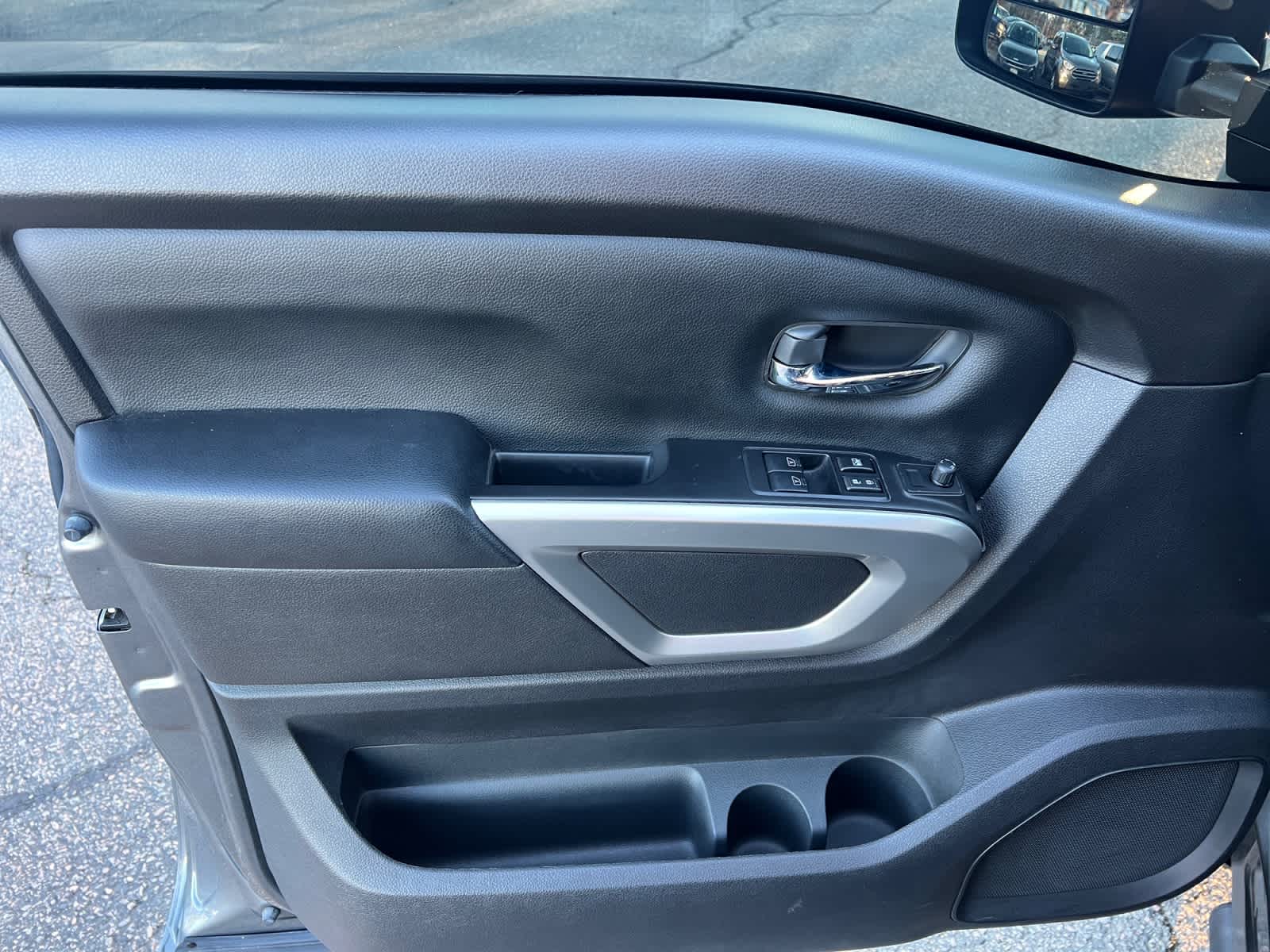 2023 Nissan TITAN King Cab® SV