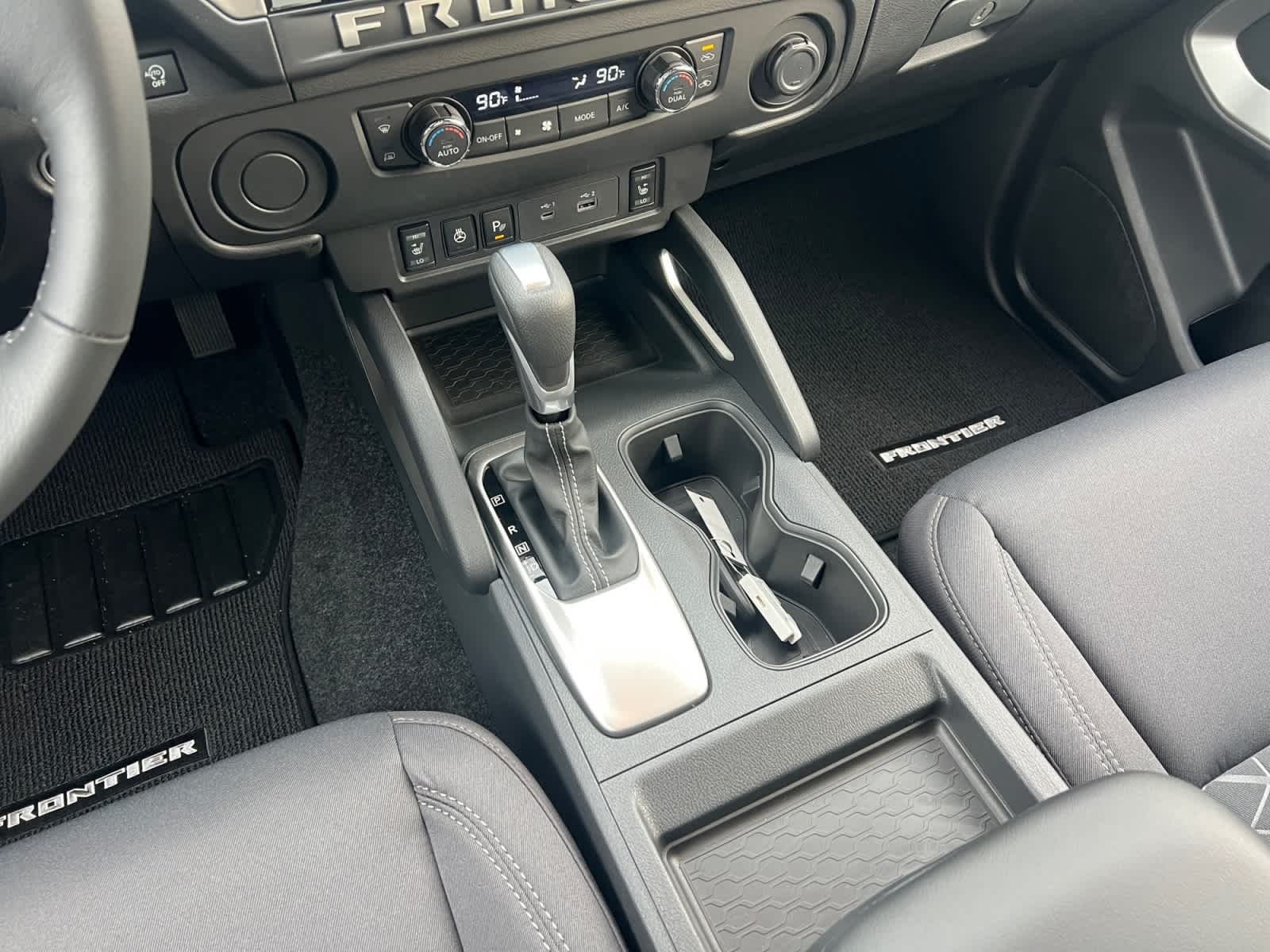 2025 Nissan Frontier Crew Cab SV