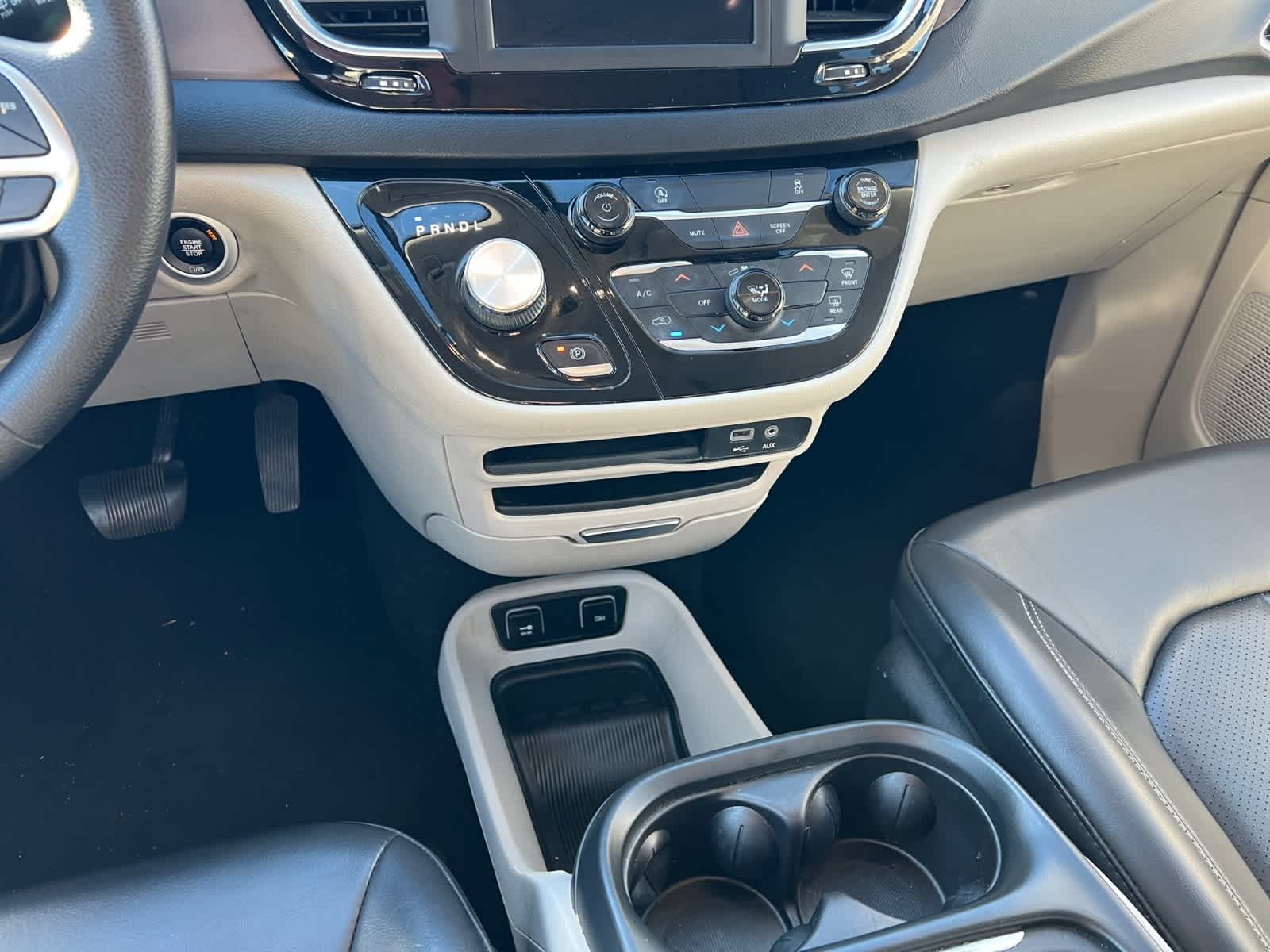 2020 Chrysler Voyager LXI FWD