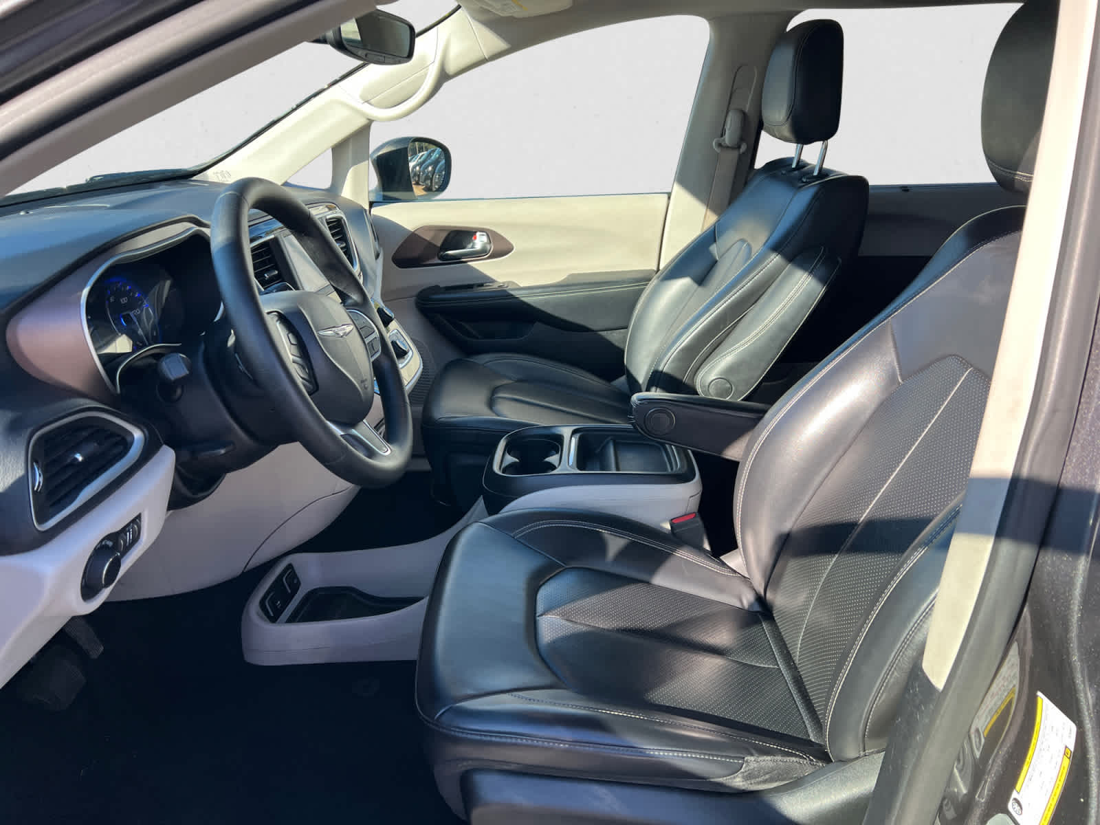 2020 Chrysler Voyager LXI FWD