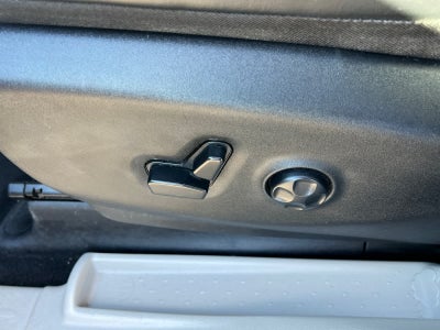 2020 Chrysler Voyager LXI FWD