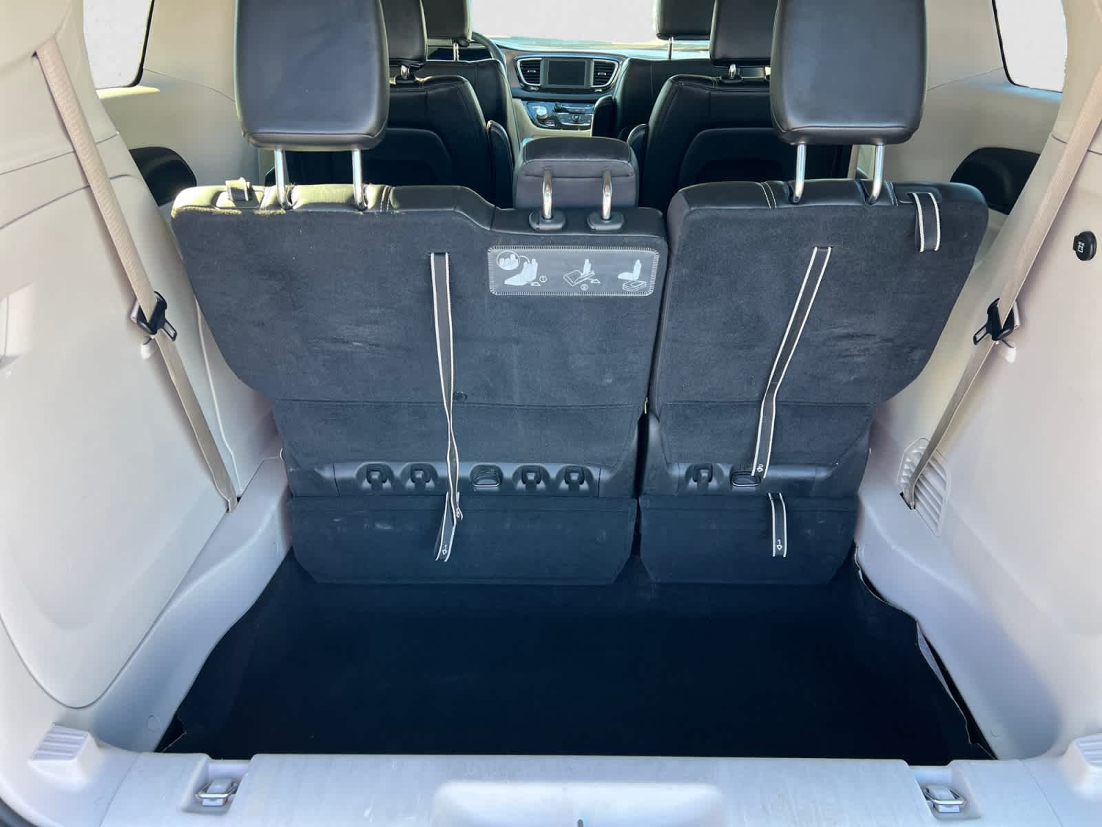 2020 Chrysler Voyager LXI FWD