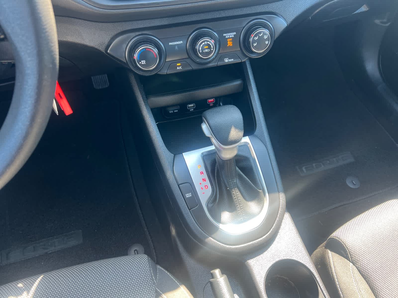 2024 Kia Forte LXS IVT