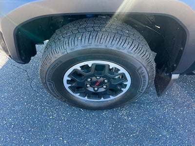 2025 Toyota Tacoma 4WD 4WD TRD Off Road Double Cab 5' Bed AT (Natl)