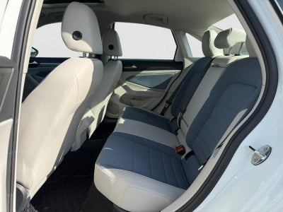 2025 Volkswagen Jetta SE Auto