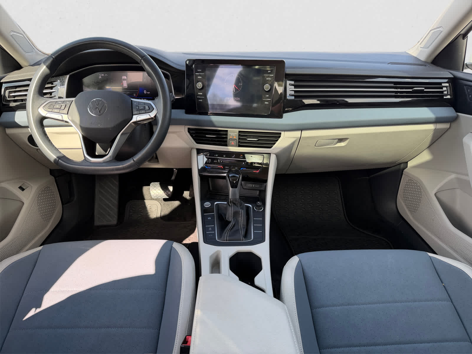 2025 Volkswagen Jetta SE Auto