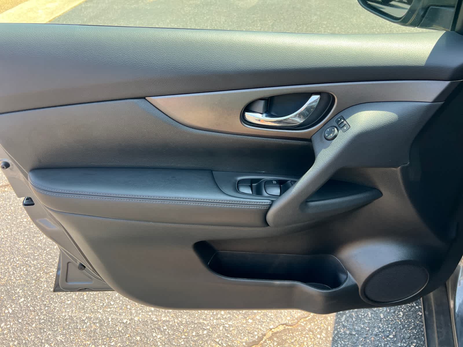 2016 Nissan Rogue FWD 4dr SV