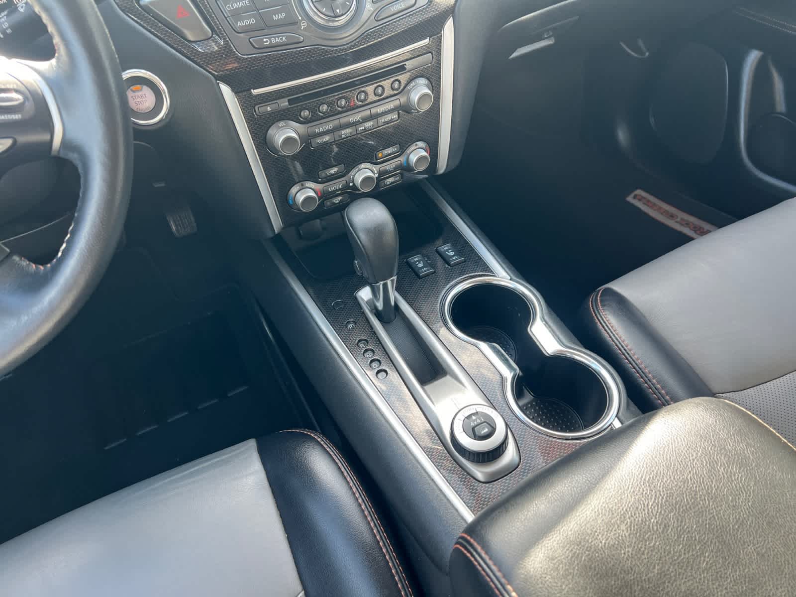 2020 Nissan Pathfinder 4x4 SL