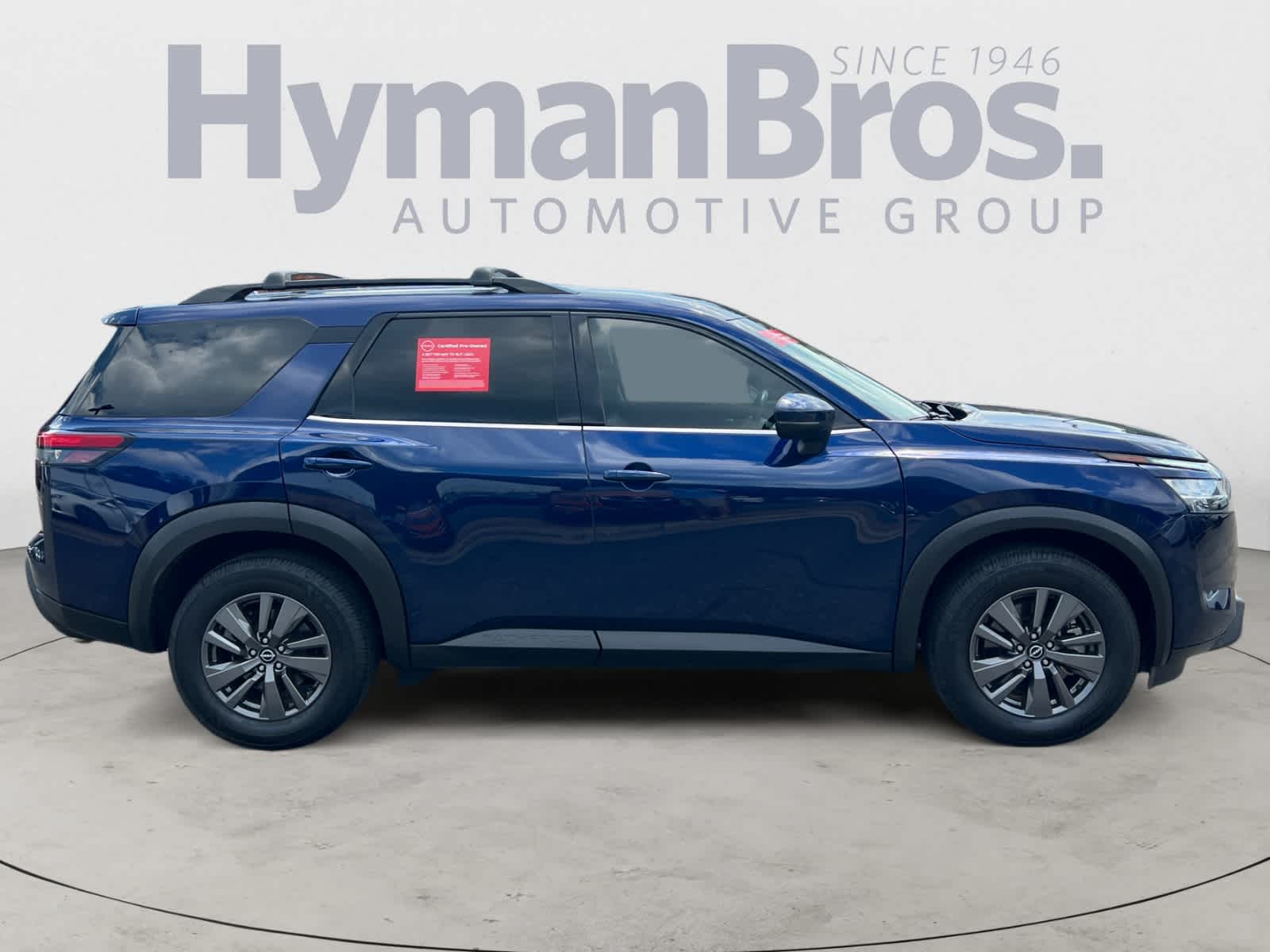 2022 Nissan Pathfinder SV