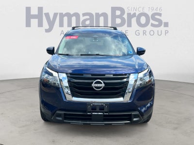 2022 Nissan Pathfinder SV