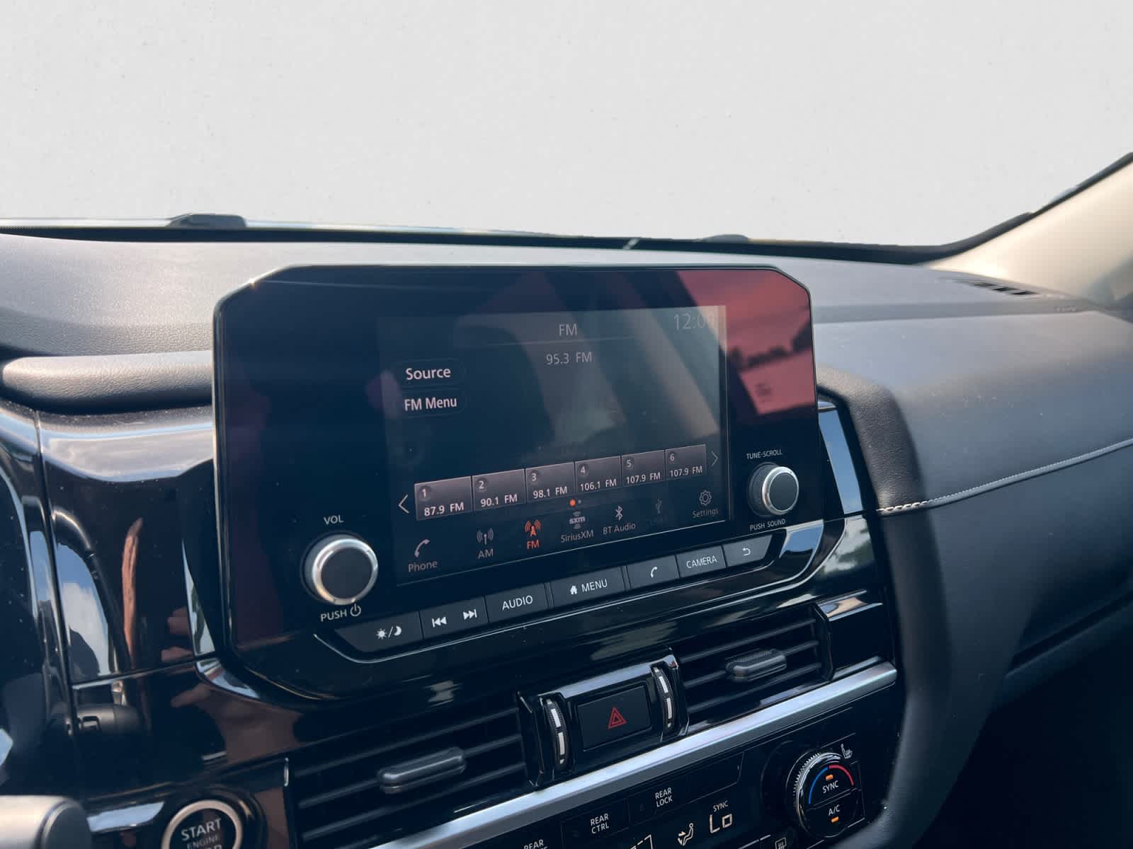 2022 Nissan Pathfinder SV 4WD