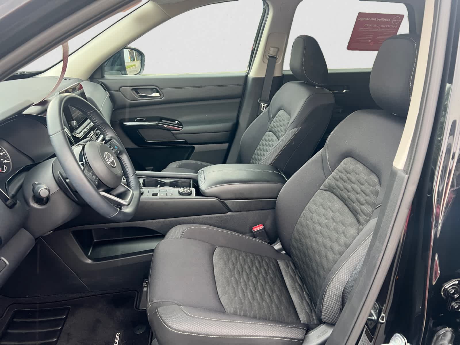 2022 Nissan Pathfinder SV