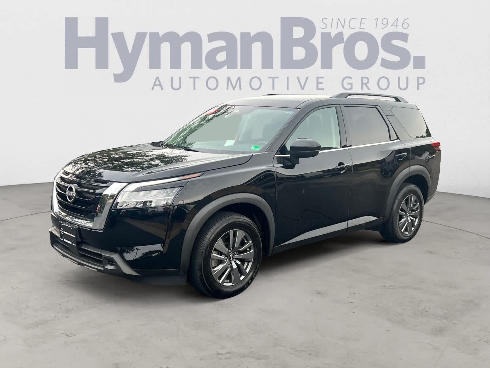 2022 Nissan Pathfinder SV