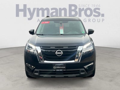 2022 Nissan Pathfinder SV