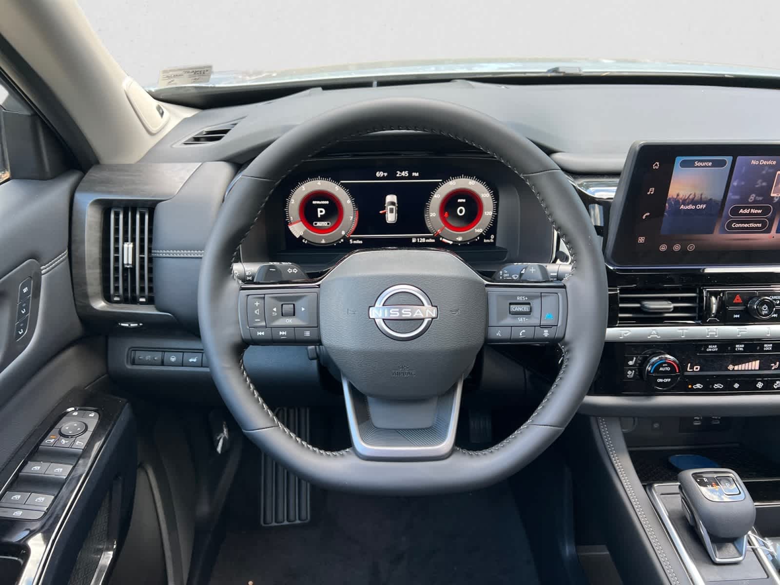 2026 Nissan Pathfinder Platinum 4WD