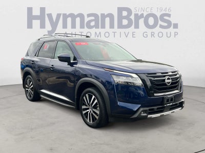 2023 Nissan Pathfinder Platinum