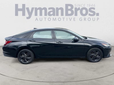 2022 Hyundai ELANTRA SEL IVT