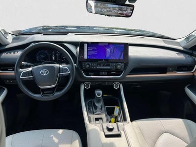 2025 Toyota Grand Highlander Platinum AWD (Natl)