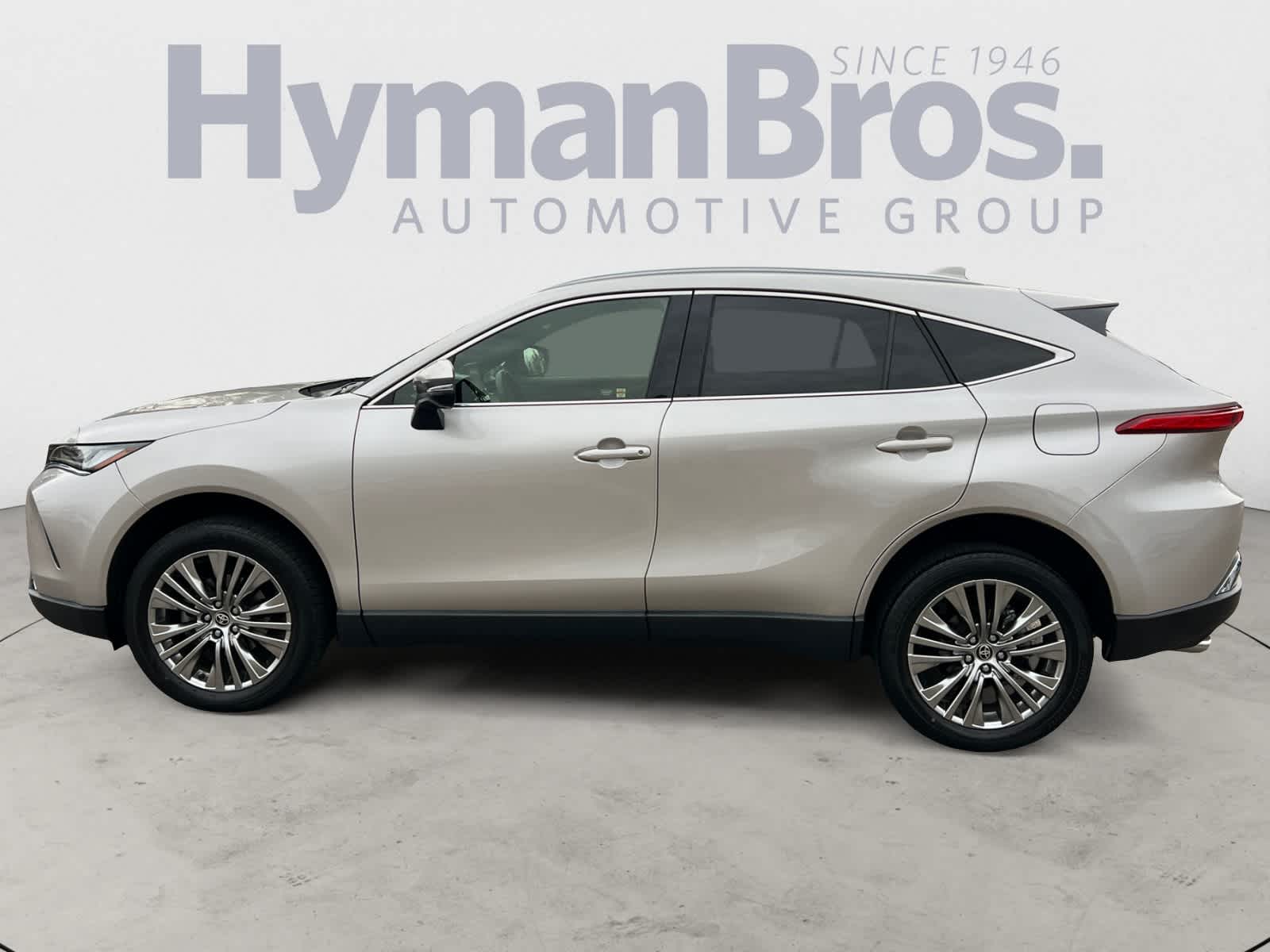 2022 Toyota Venza XLE AWD (SE)