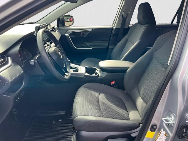 2019 Toyota RAV4 LE AWD (Natl)