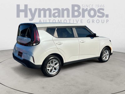 2024 Kia Soul LX IVT