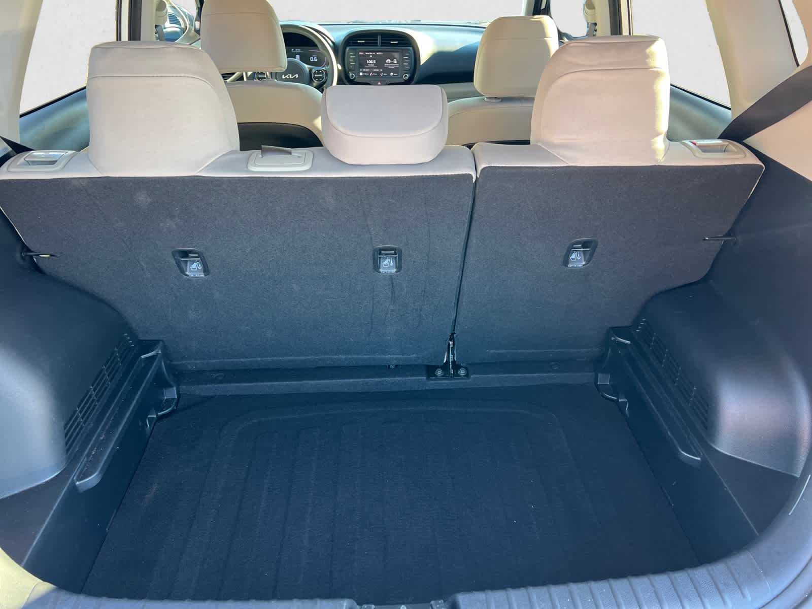 2024 Kia Soul LX IVT